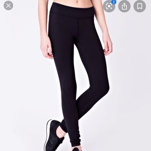 Ivivva black leggings